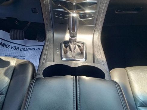 Used 2014 Lincoln MKT AWD image 15