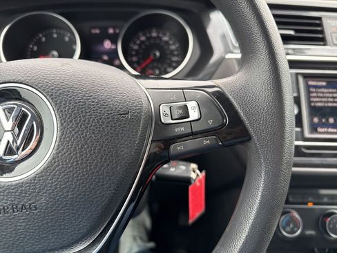 Used 2021 Volkswagen Tiguan S image 16