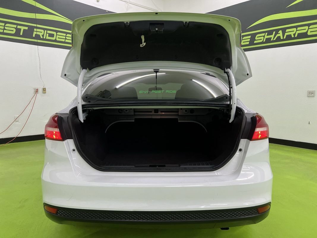 Used 2016 Ford Focus SE FWD image 9