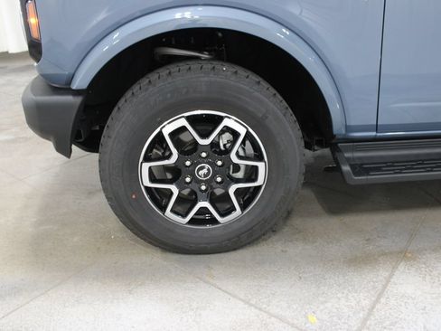 Used 2025 Ford Bronco Outer Banks AWD/4WD image 14
