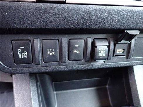 Used 2023 Toyota Tacoma SR5 image 18