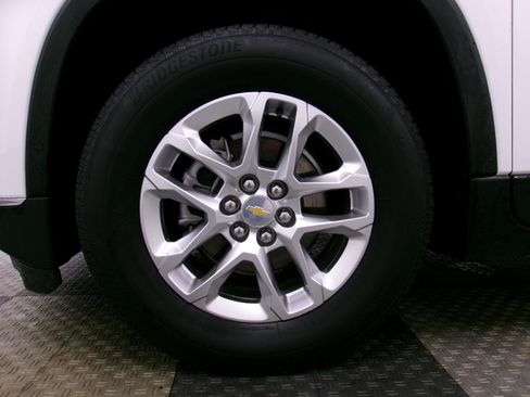 Used 2020 Chevrolet Traverse LT AWD/4WD image 13
