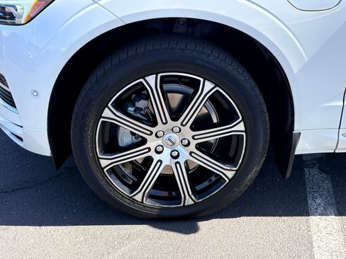 Used 2018 Volvo XC60 T8 Inscription image 11