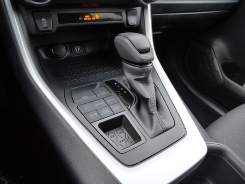 Certified 2025 Toyota RAV4 XLE image 25