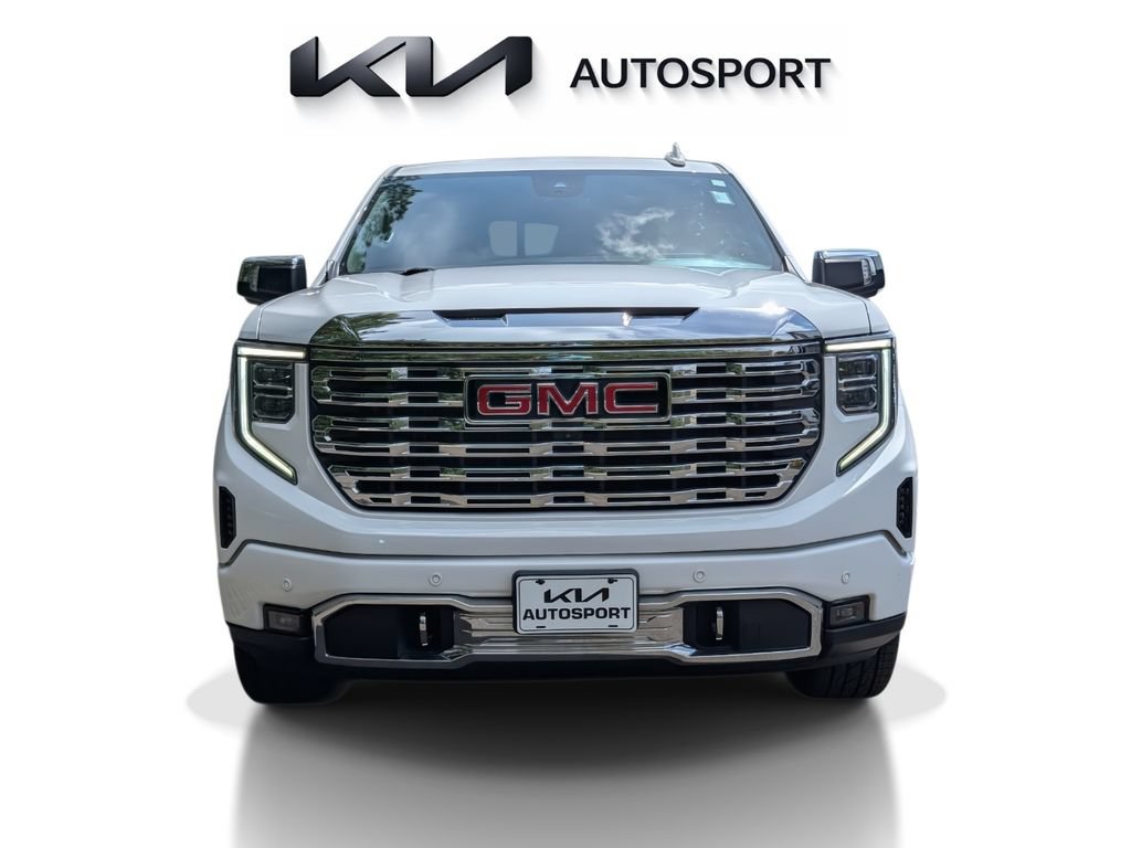 Used 2023 GMC Sierra 1500 Denali w/ Denali Reserve Package AWD/4WD image 3