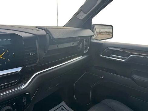 Used 2023 Chevrolet Silverado 1500 LT image 29