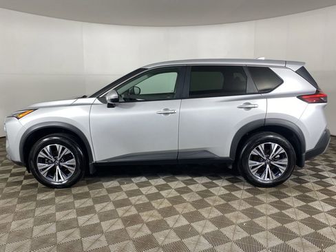 Used 2022 Nissan Rogue SV image 10