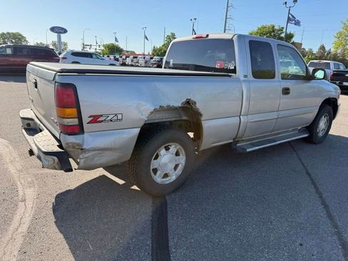 Used 2004 GMC Sierra 1500 SLE w/ Light Duty Power Package AWD/4WD image 10
