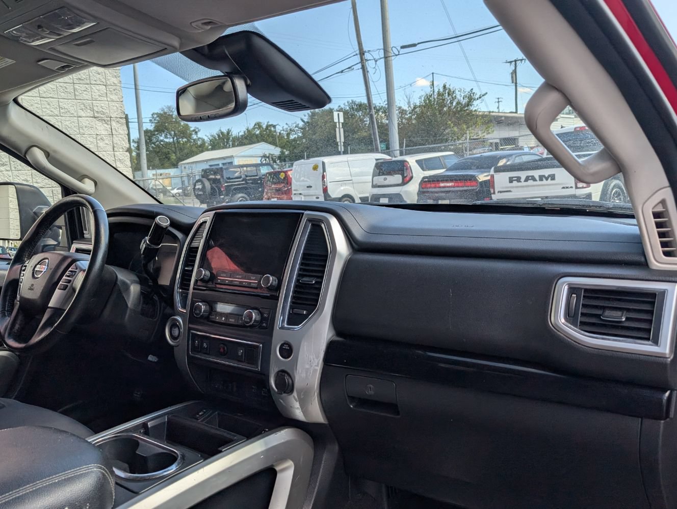 Used 2020 Nissan Titan 2WD Crew Cab image 12