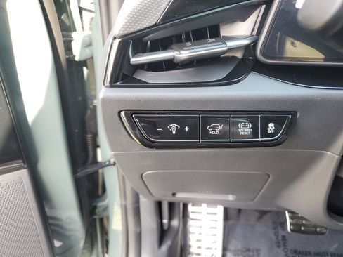 New 2025 Kia Niro SX Touring image 30