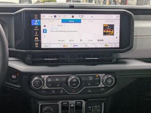 New 2025 Jeep Wrangler Unlimited Sahara AWD/4WD image 15