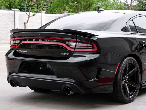 Used 2018 Dodge Charger SRT w/ Harman/Kardon Audio Group RWD image 5