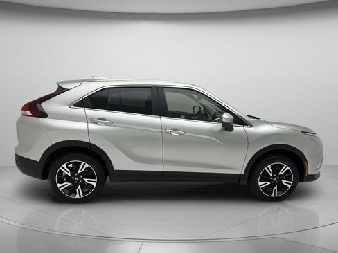 Used 2025 Mitsubishi Eclipse Cross SE AWD/4WD image 4