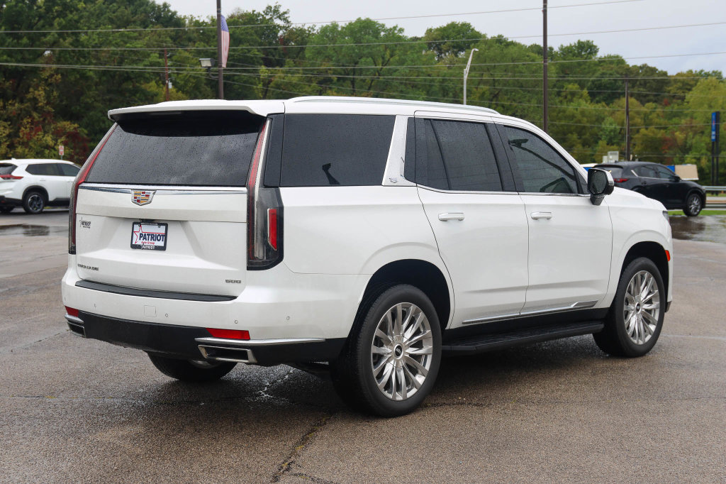 Used 2023 Cadillac Escalade Premium Luxury RWD image 3