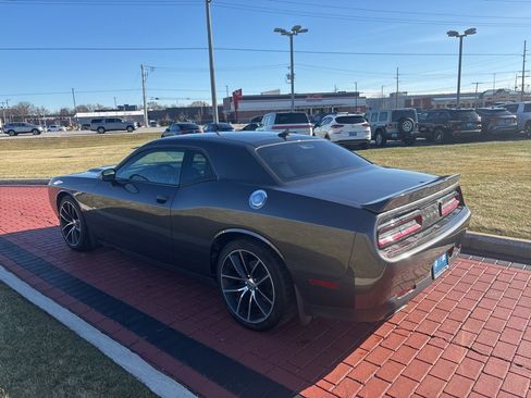 Used 2016 Dodge Challenger SXT Plus image 4