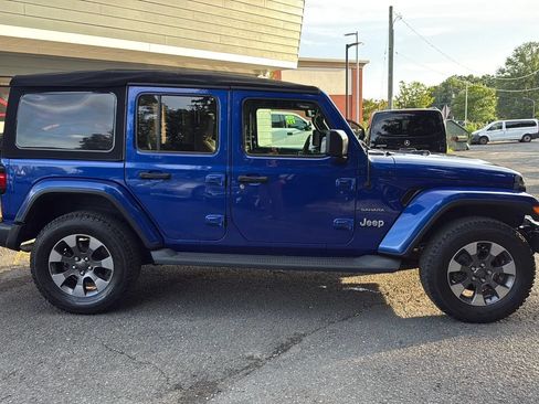 Used 2018 Jeep Wrangler Unlimited Sahara AWD/4WD image 4