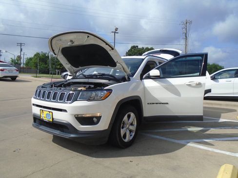 Used 2018 Jeep Compass Latitude w/ Popular Equipment Group FWD image 26
