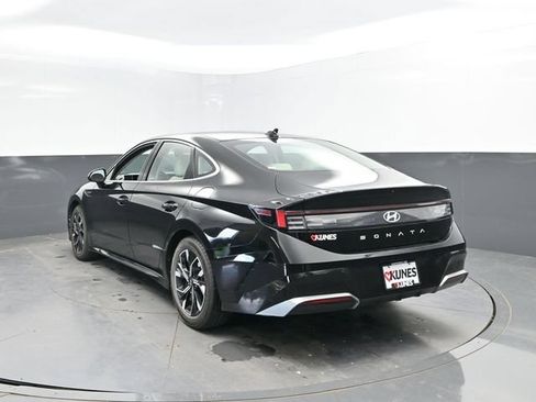 Used 2025 Hyundai Sonata SEL FWD image 10