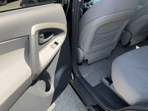 Used 2012 Toyota RAV4 4WD w/ Upgrade Value Pkg image 11