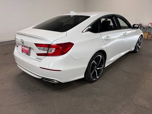 Used 2018 Honda Accord Sport image 3