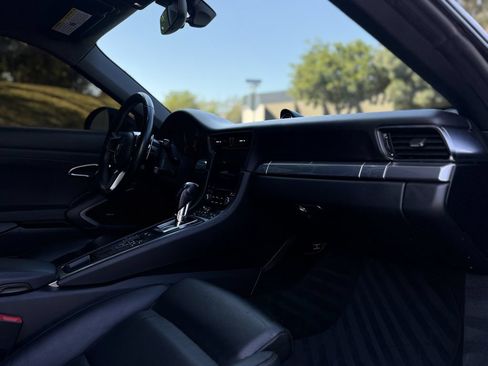 Used 2019 Porsche 911 Carrera 4 AWD/4WD image 31