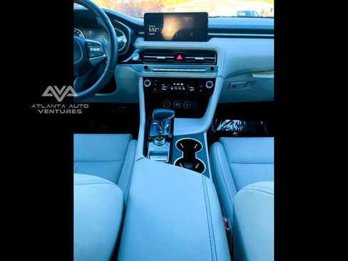 Used 2024 Genesis G70 2.5T image 19