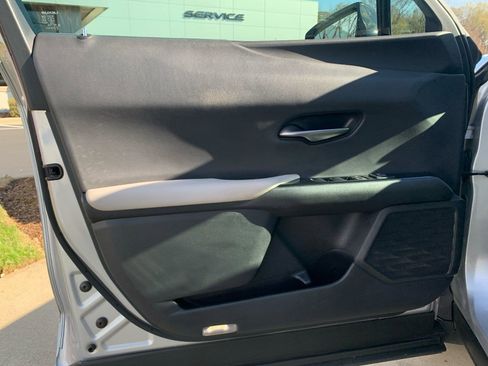 Used 2019 Lexus UX 250h image 16