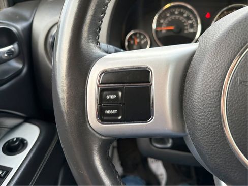 Used 2016 Jeep Compass High Altitude image 31