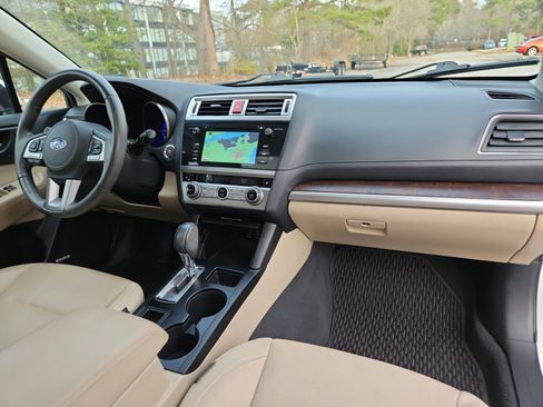 Used 2017 Subaru Outback 2.5i Limited image 16