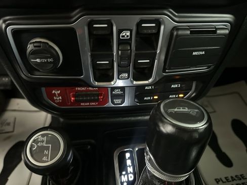 Used 2020 Jeep Gladiator Rubicon image 19