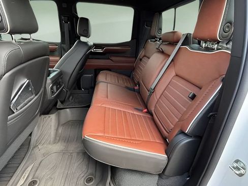 Used 2023 GMC Sierra 1500 Denali Ultimate AWD/4WD image 5