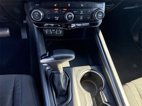 Used 2024 Dodge Durango SXT image 24