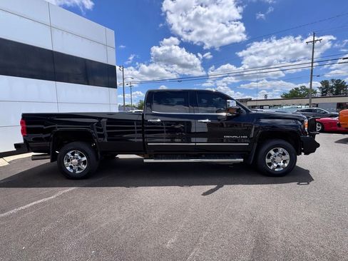 Used 2019 GMC Sierra 3500 Denali w/ Duramax Plus Package AWD/4WD image 4
