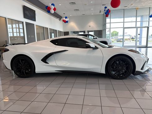Used 2026 Chevrolet Corvette Stingray Preferred Cpe w/ Stealth Interior Trim Package RWD image 4