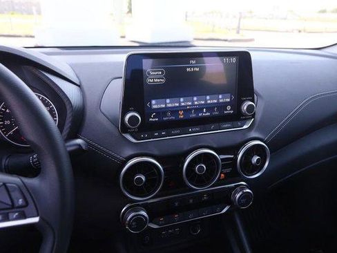 Used 2024 Nissan Sentra SV FWD image 14