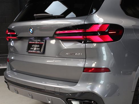 Used 2025 BMW X5 sDrive40i w/ M Sport Package RWD image 15
