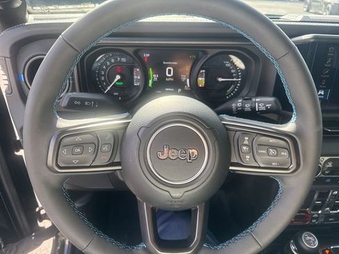 Certified 2025 Jeep Wrangler Unlimited Rubicon 4xe w/ Safety Group image 21