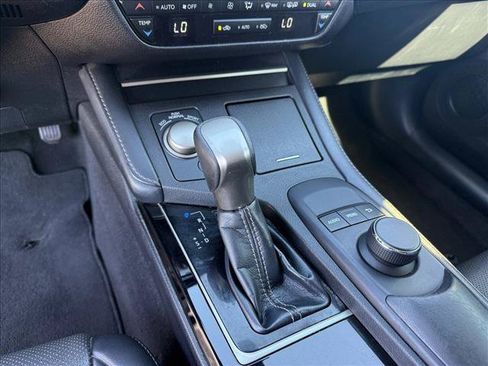 Used 2018 Lexus ES 350 w/ Accessory Package FWD image 16