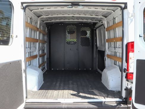 Used 2025 RAM ProMaster 2500 w/ U-Haul Equipment Group FWD image 8
