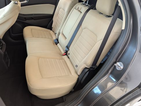 Used 2020 Ford Edge SE w/ Cargo Accessory Package image 17