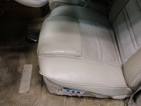 Used 1991 Jeep Grand Wagoneer 4X4 image 49