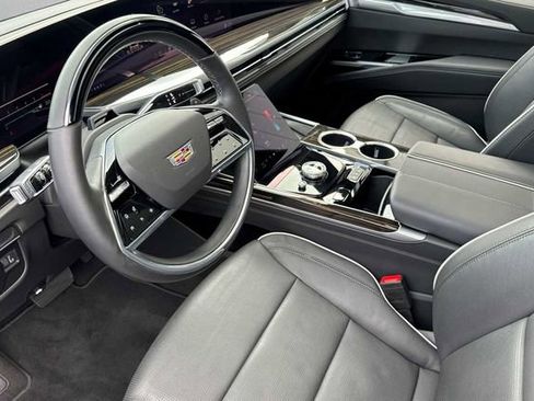 Certified 2025 Cadillac Escalade Premium Luxury image 10