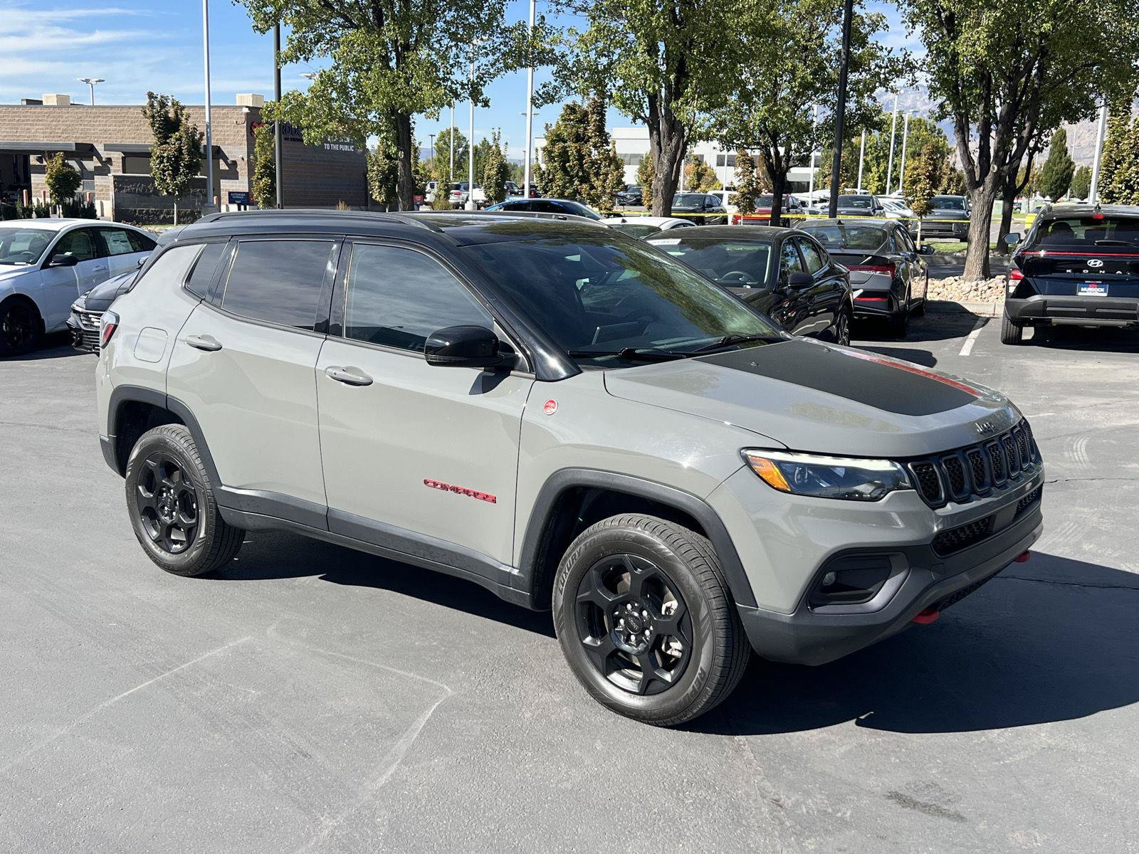 Used 2023 Jeep Compass Trailhawk w/ Trailhawk Elite Group AWD/4WD image 14