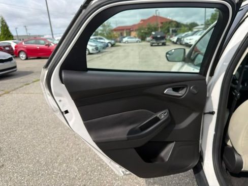 Used 2018 Ford Focus Titanium FWD image 20
