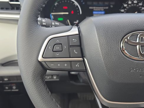 New 2026 Toyota Sienna XLE FWD image 13