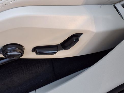 New 2026 Volvo XC90 B6 Ultra w/ Protection Package image 14