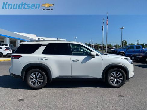Used 2023 Nissan Pathfinder SL w/ Cargo Package AWD/4WD image 8