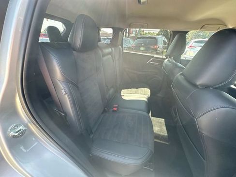 Used 2024 Mitsubishi Outlander SE AWD/4WD image 29