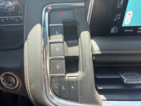 Used 2022 Chevrolet Suburban LT AWD/4WD image 19