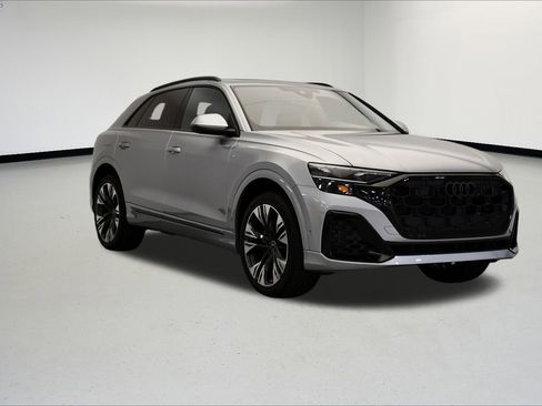 Used 2025 Audi Q8 Premium Plus image 7